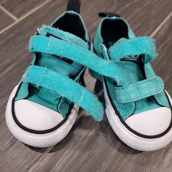 teal toddler converse